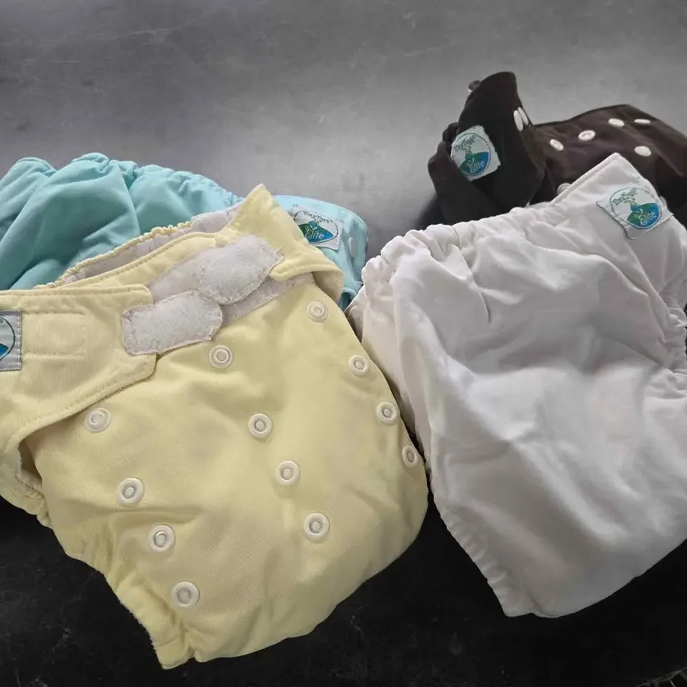 Tiny Tush Elite One-Size Cloth Diaper Bundle - Set of 4 + 8 Inserts‎